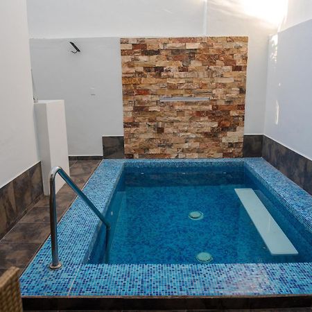 2Br-3Ba Condo Block From Beach W Rooftop Jacuzzi 마사틀란 외부 사진